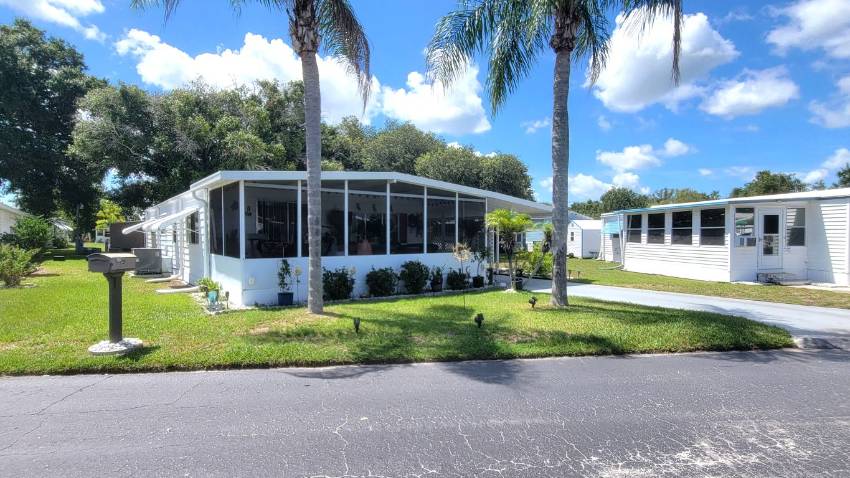 Dundee, FL Mobile Home for Sale located at 161 Juniper Dr. West Dell Lake Village